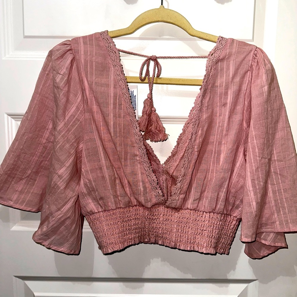 New with tags peasant crop top